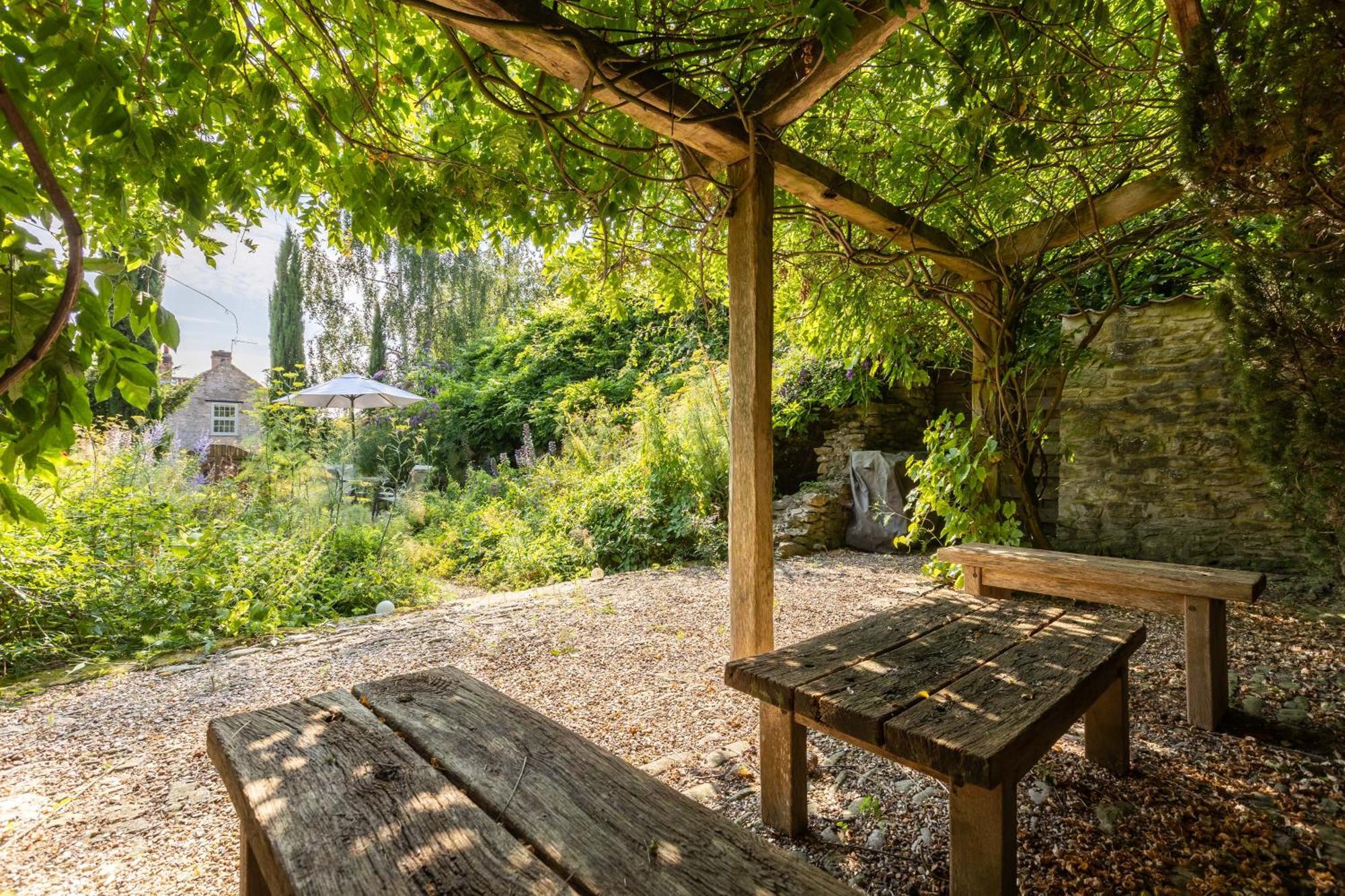 Noelle'S Cottages, The Barn Пикъринг Екстериор снимка